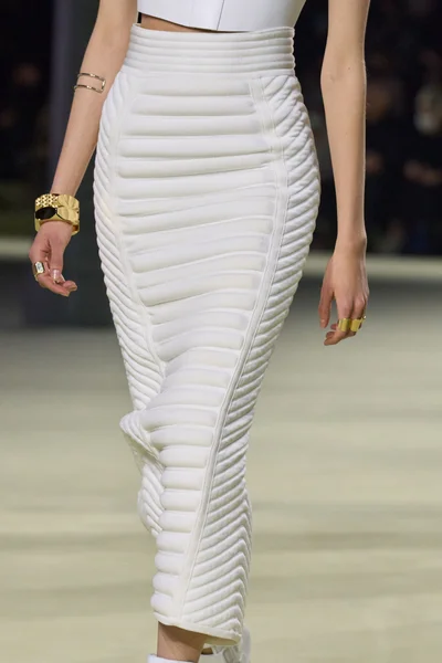 Look 24